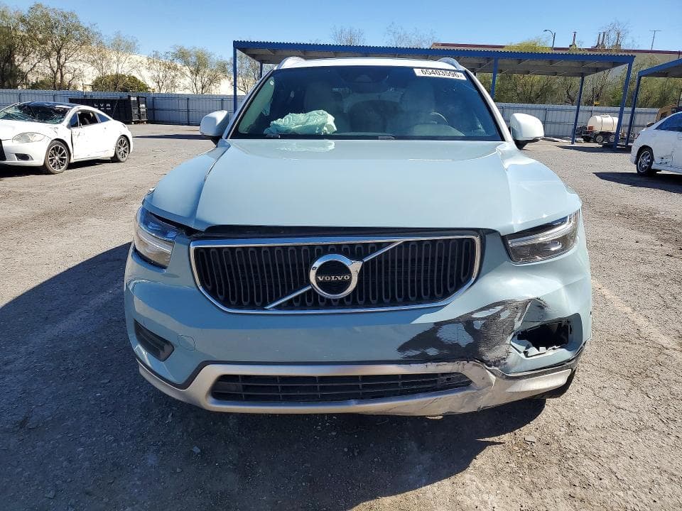 2019 VOLVO XC40 T4 MOMENTUM 5