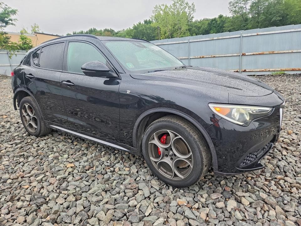 2023 ALFA ROMEO STELVIO TI 4