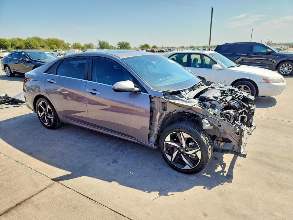 2022 HYUNDAI ELANTRA LIMITED 4