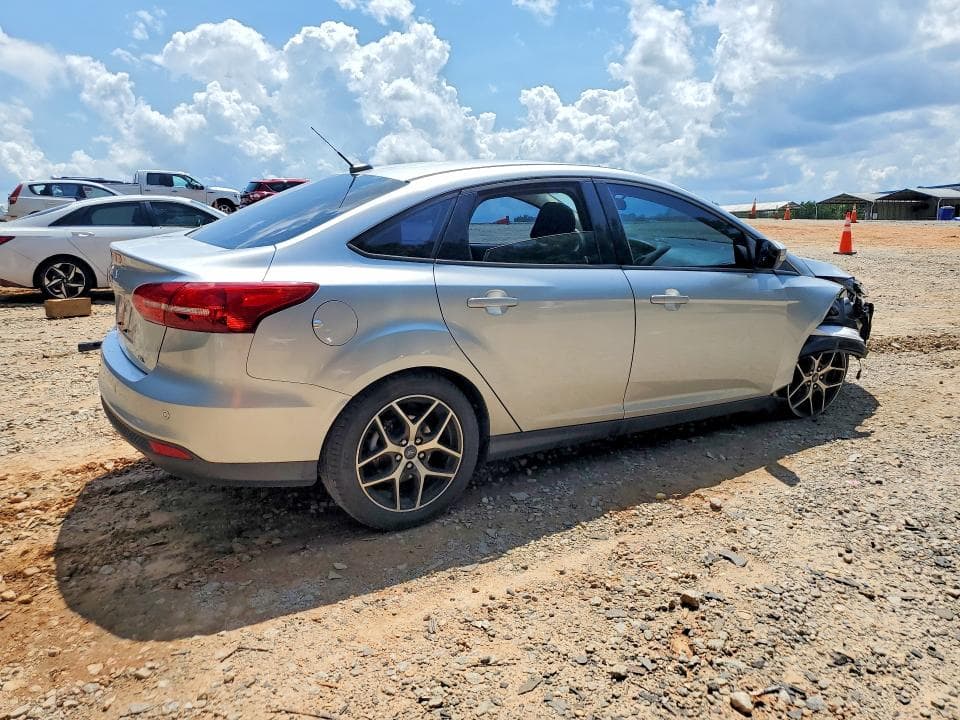 2017 FORD FOCUS SEL 3