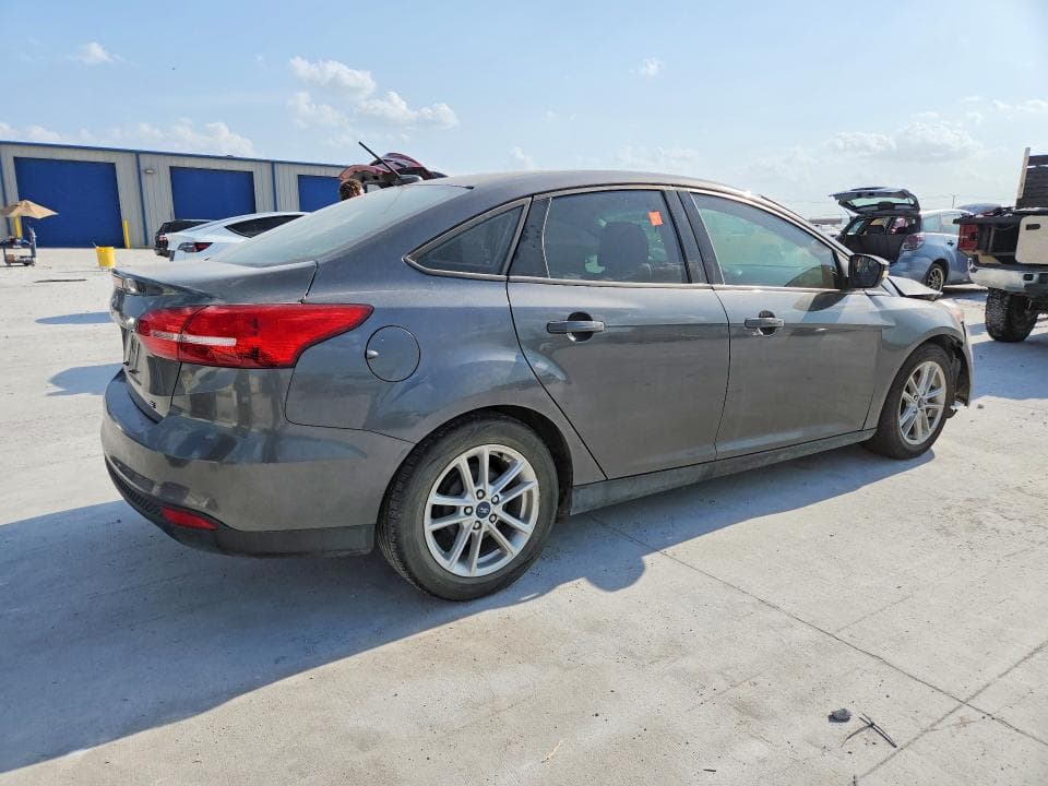 2017 FORD FOCUS SE 3