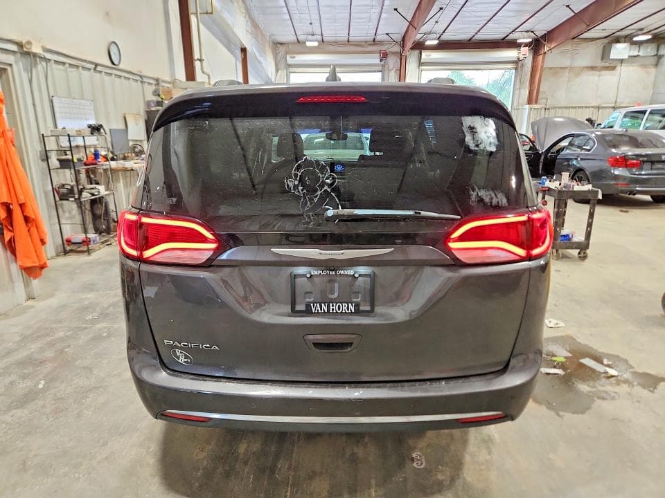 2017 CHRYSLER PACIFICA TOURING L 6