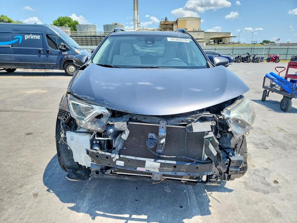 2018 TOYOTA RAV4 XLE 5