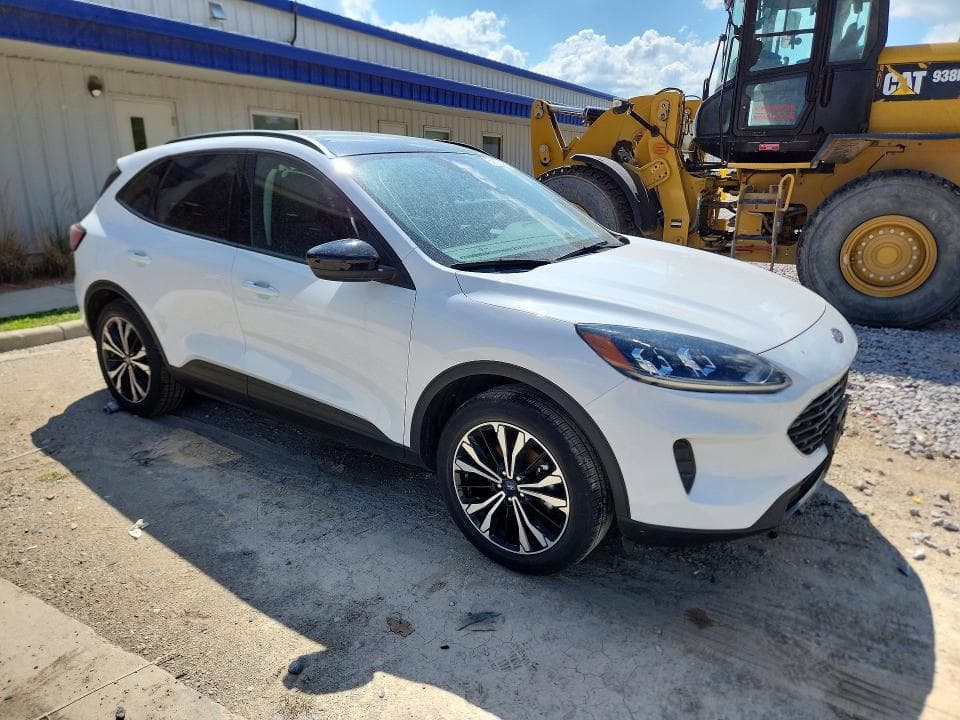 2021 FORD ESCAPE SE 4