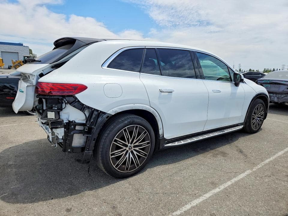 2023 MERCEDES-BENZ EQS SUV 580 4MATIC 3