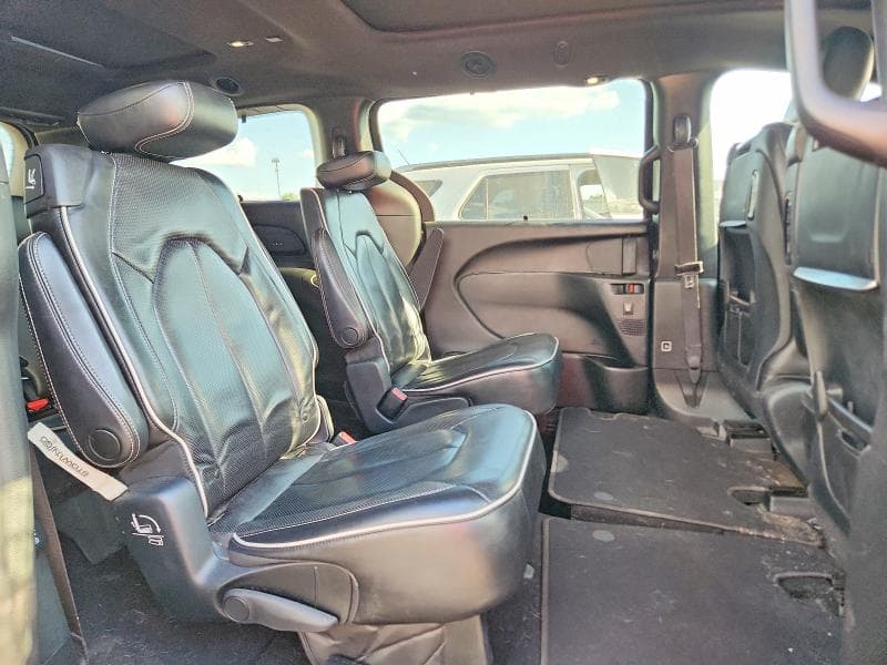 2018 CHRYSLER PACIFICA LIMITED 11