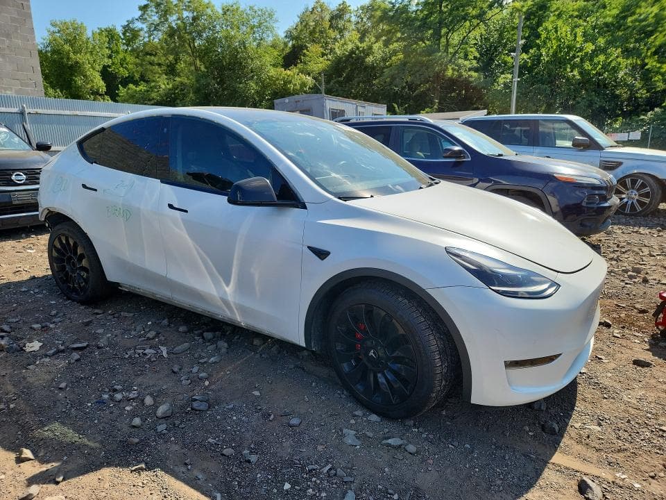 2022 TESLA MODEL Y 4