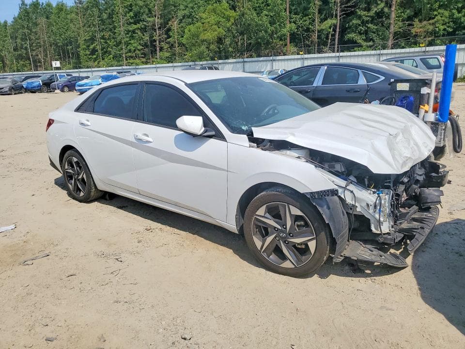 2023 HYUNDAI ELANTRA SEL 4