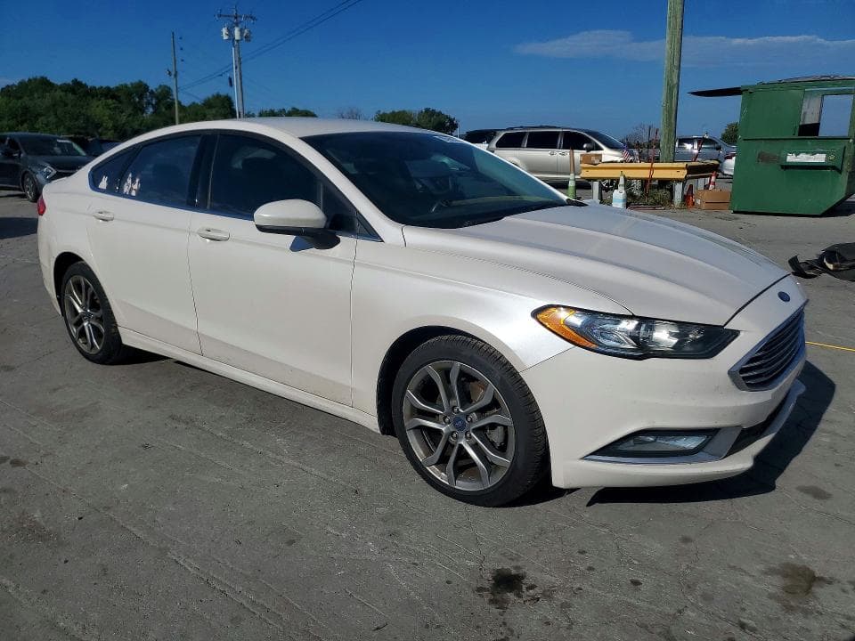 2017 FORD FUSION SE 4