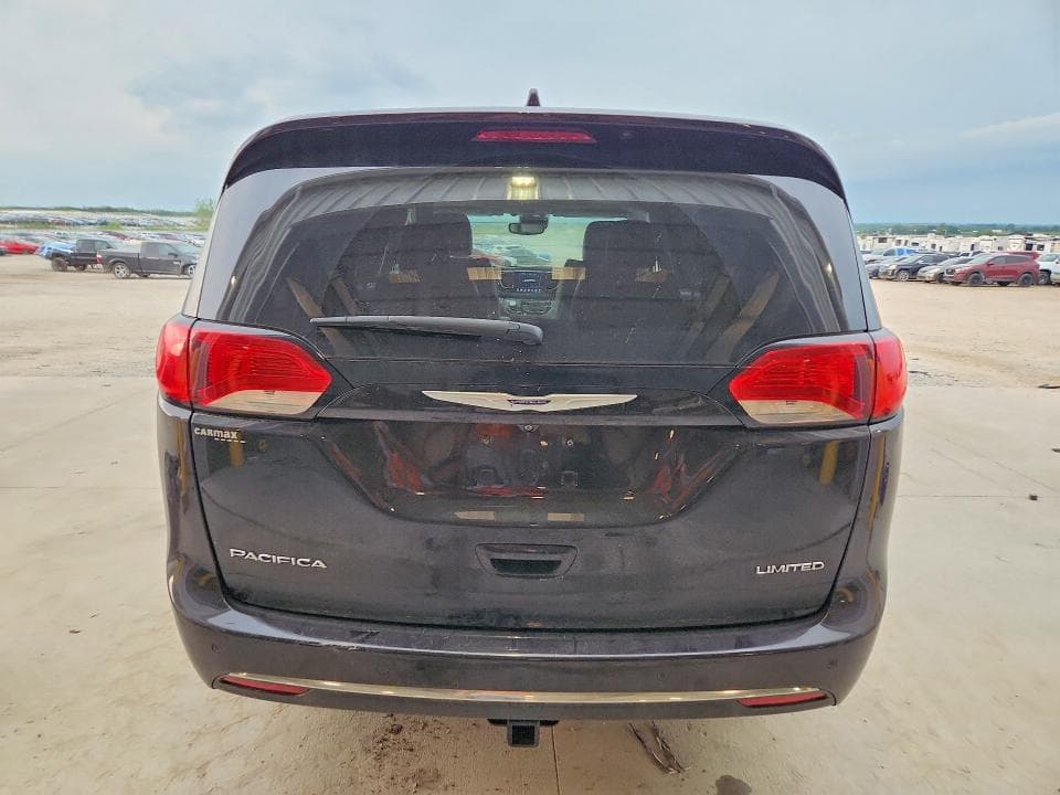 2019 CHRYSLER PACIFICA LIMITED 6