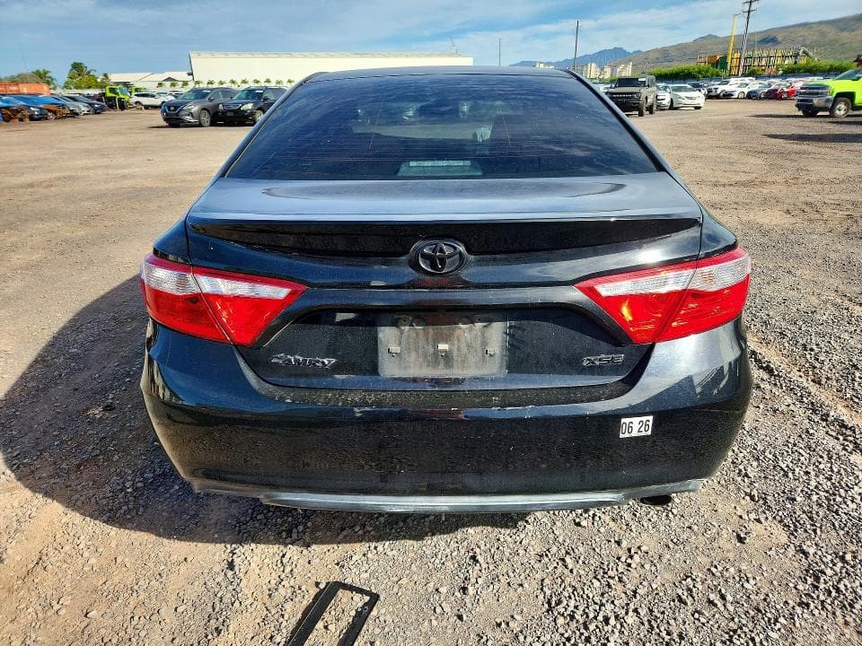 2017 TOYOTA CAMRY LE 6