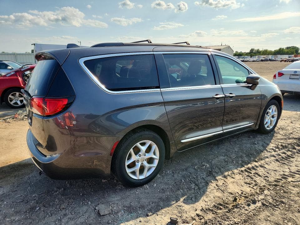 2017 CHRYSLER PACIFICA TOURING L 3