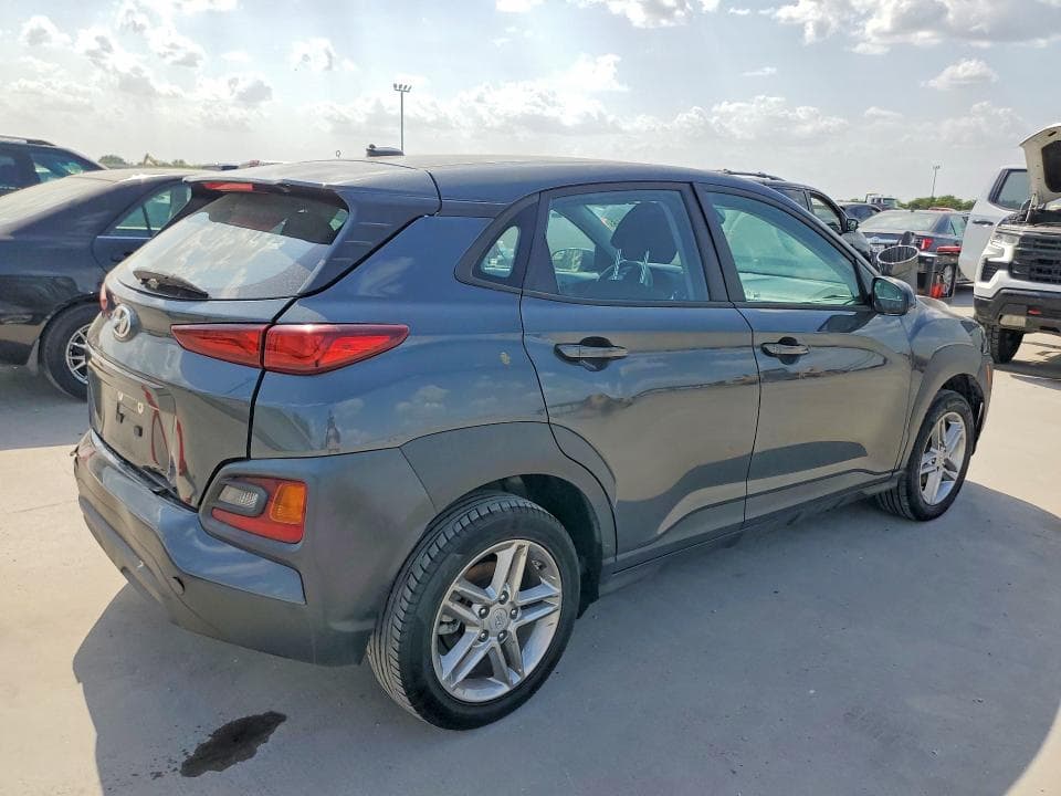 2021 HYUNDAI KONA SE 3
