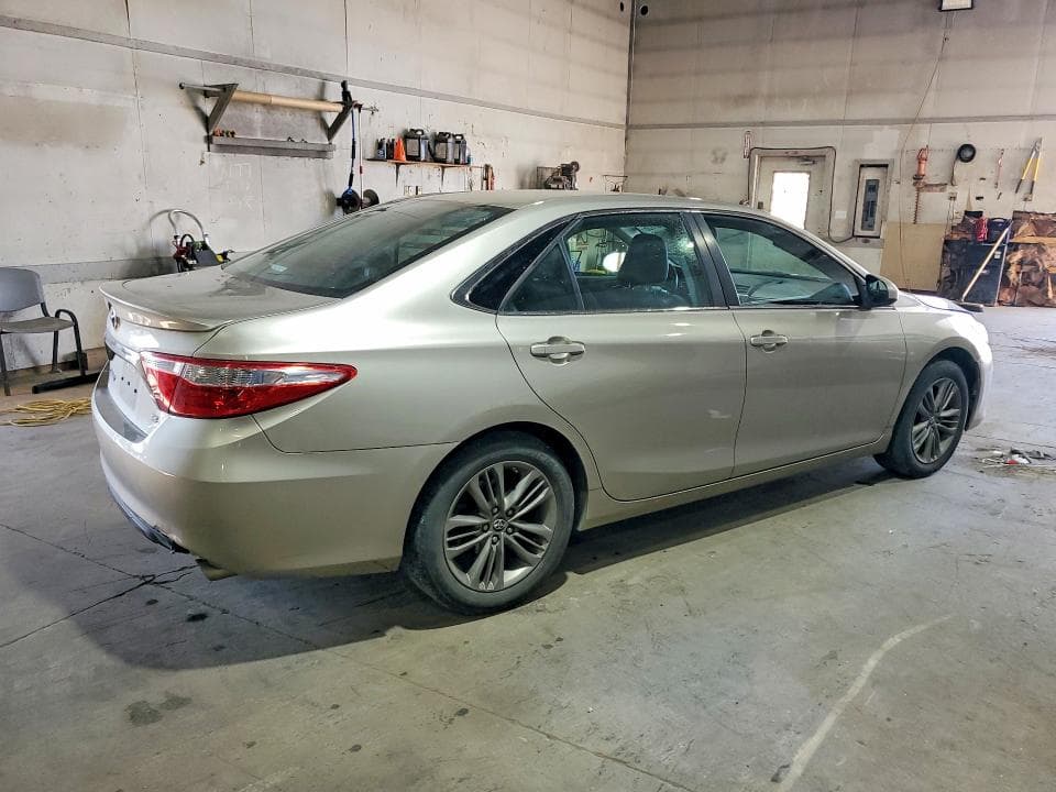 2017 TOYOTA CAMRY SE 3