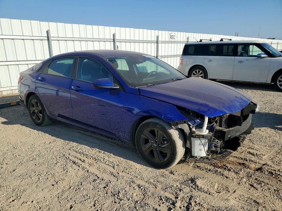 2023 HYUNDAI ELANTRA SEL 4