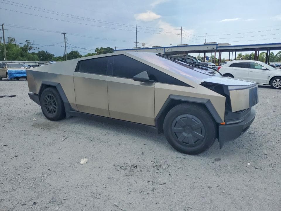 2025 TESLA CYBERTRUCK 4