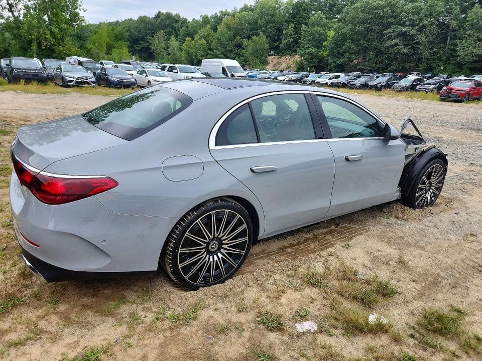 2026 MERCEDES-BENZ E 350 3