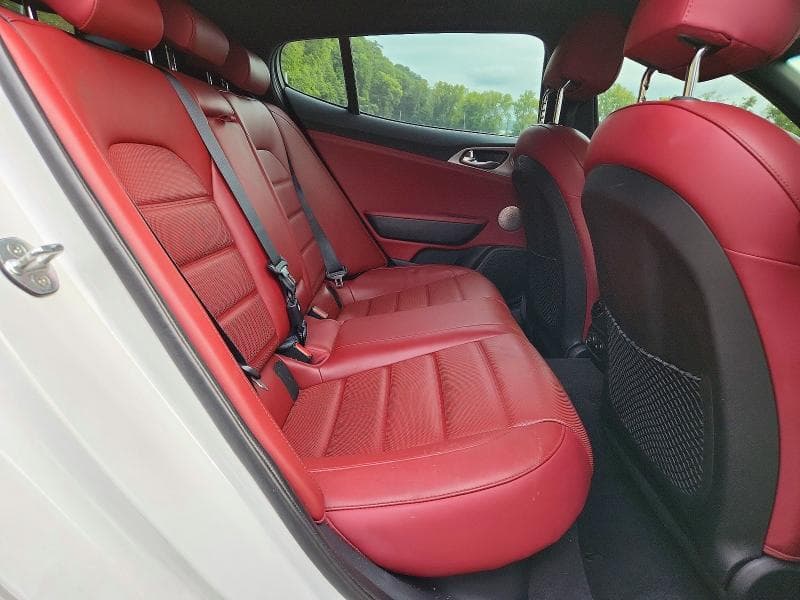 2019 KIA STINGER GT2 10