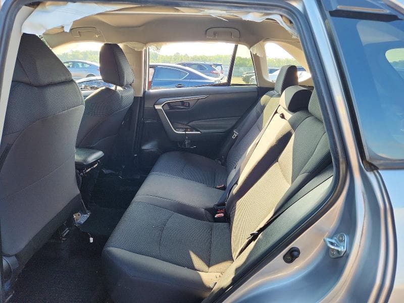 2021 TOYOTA RAV4 LE 11