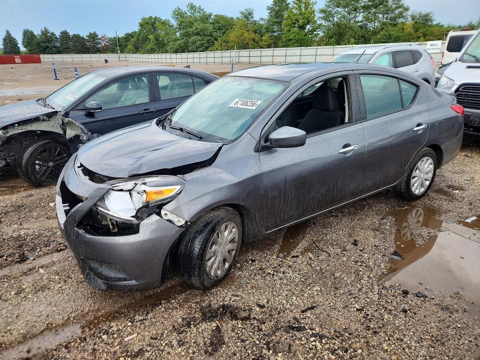 2018 NISSAN VERSA SV - 1