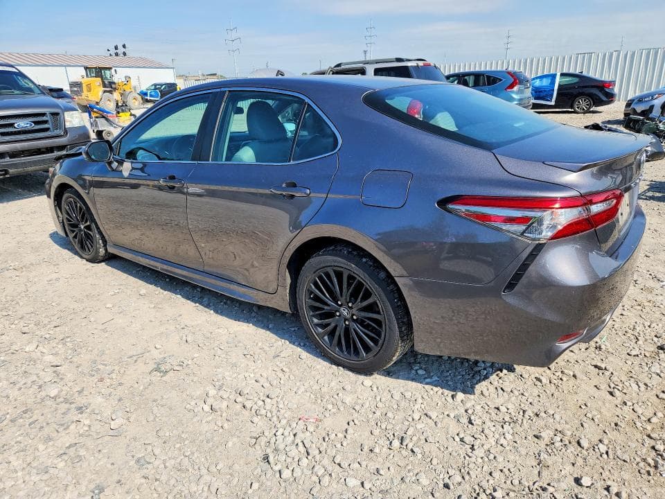 2018 TOYOTA CAMRY SE 2