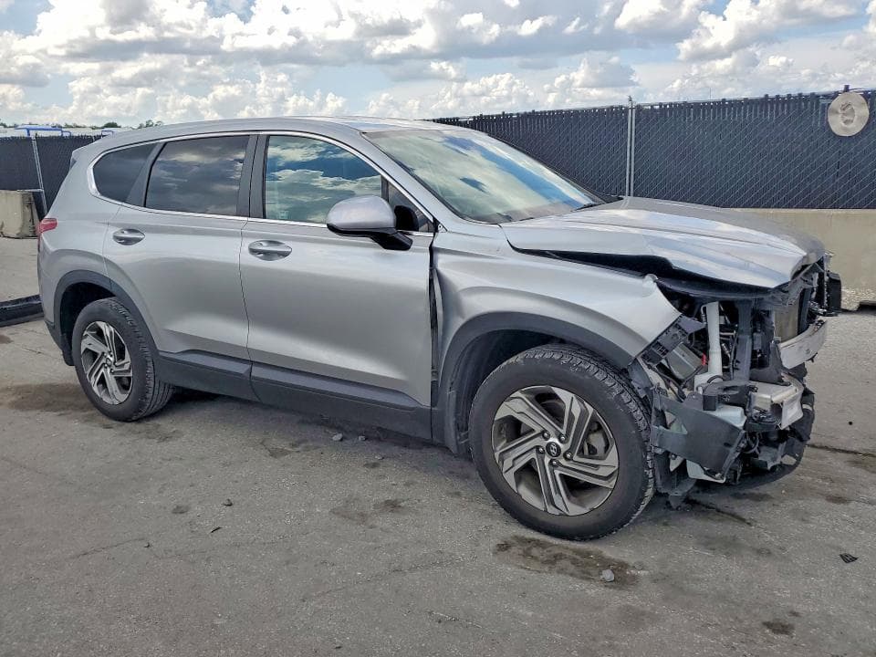 2021 HYUNDAI SANTA FE SE 4