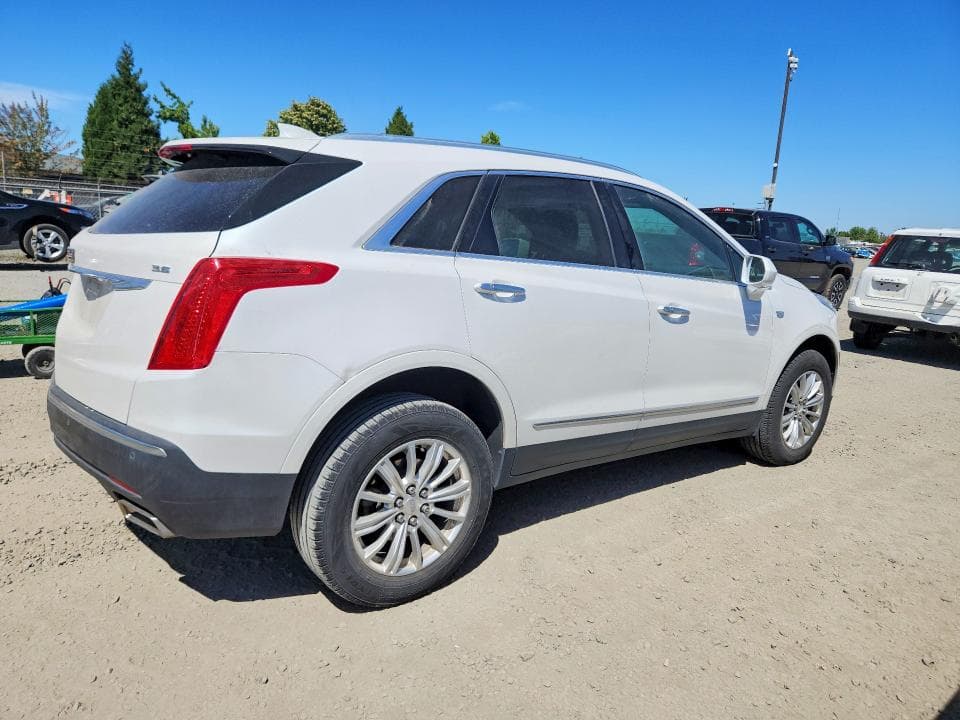 2018 CADILLAC XT5 3