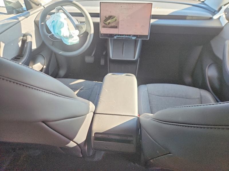 2026 TESLA MODEL Y 8