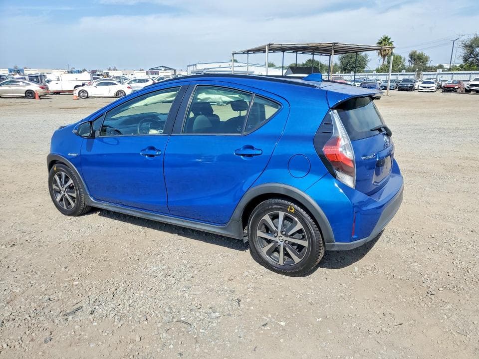 2018 TOYOTA PRIUS C THREE 2