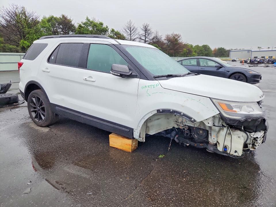 2019 FORD EXPLORER XLT 4
