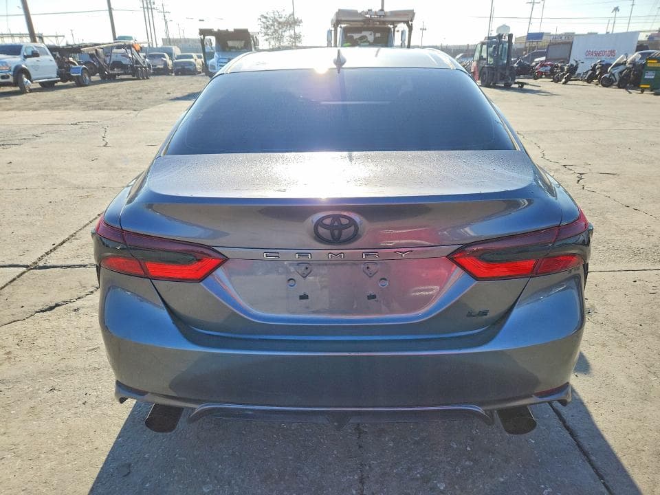 2019 TOYOTA CAMRY SE 6