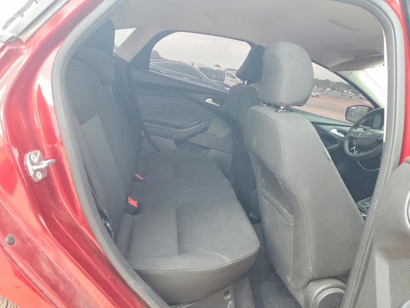 2017 FORD FOCUS SE 10