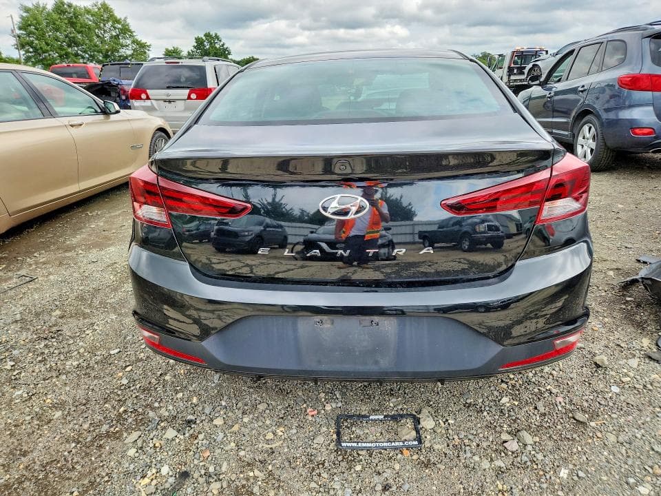 2020 HYUNDAI ELANTRA SE 6