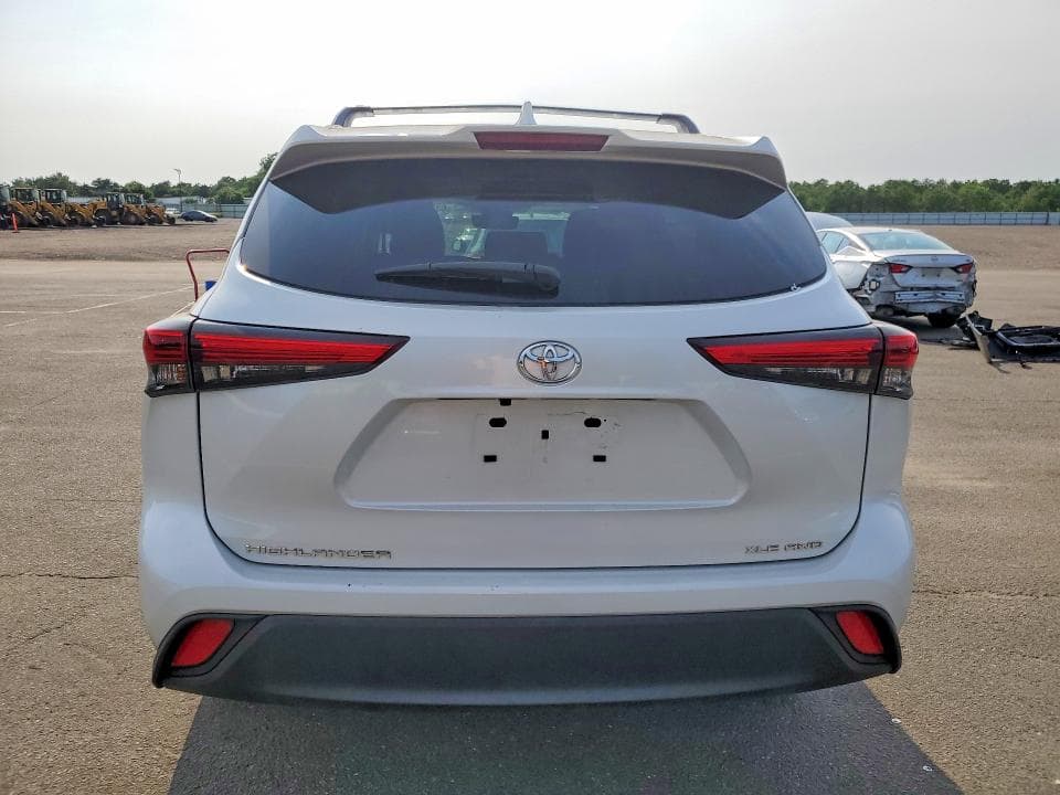 2023 TOYOTA HIGHLANDER XLE 6