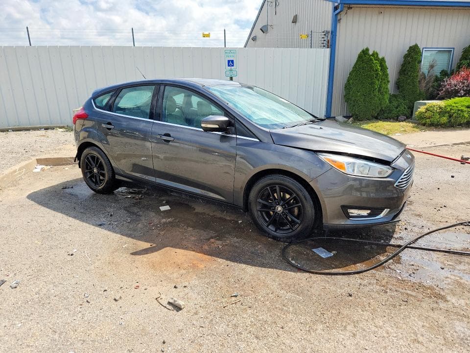 2017 FORD FOCUS TITANIUM 4