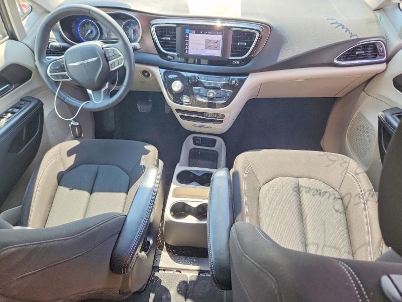 2023 CHRYSLER VOYAGER LX 8