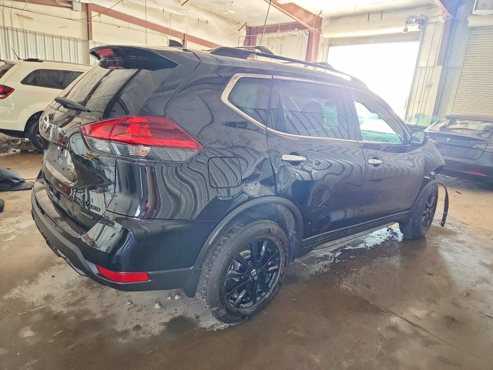 2018 NISSAN ROGUE SV 3