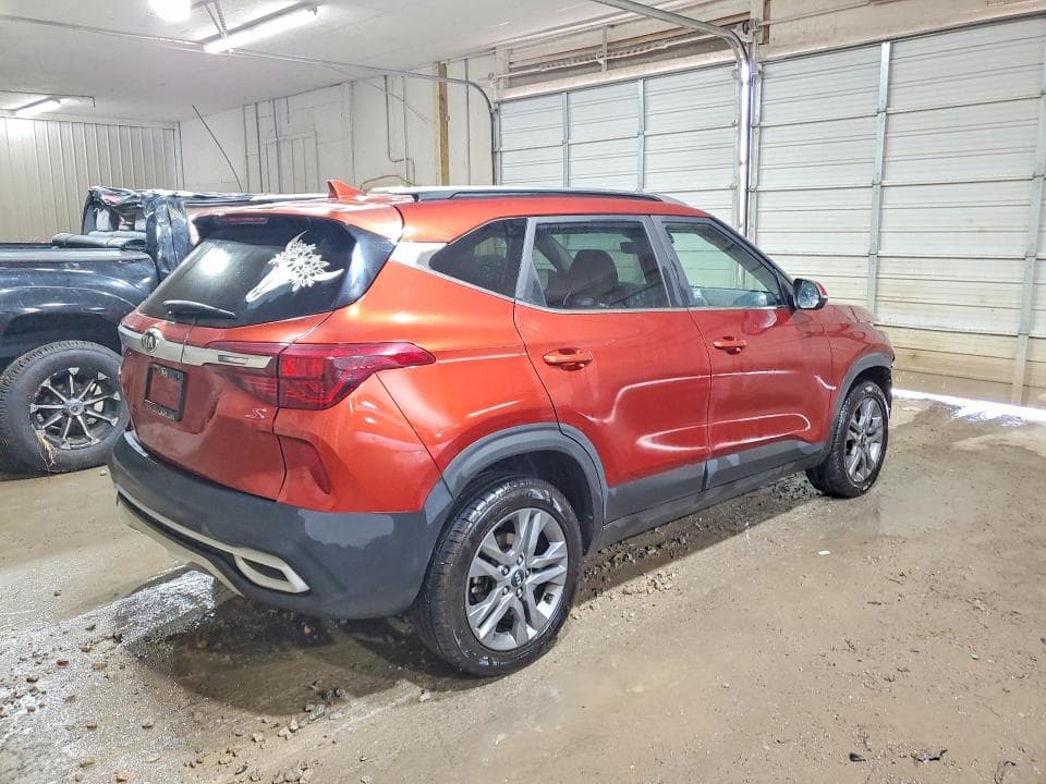 2021 KIA SELTOS S 3