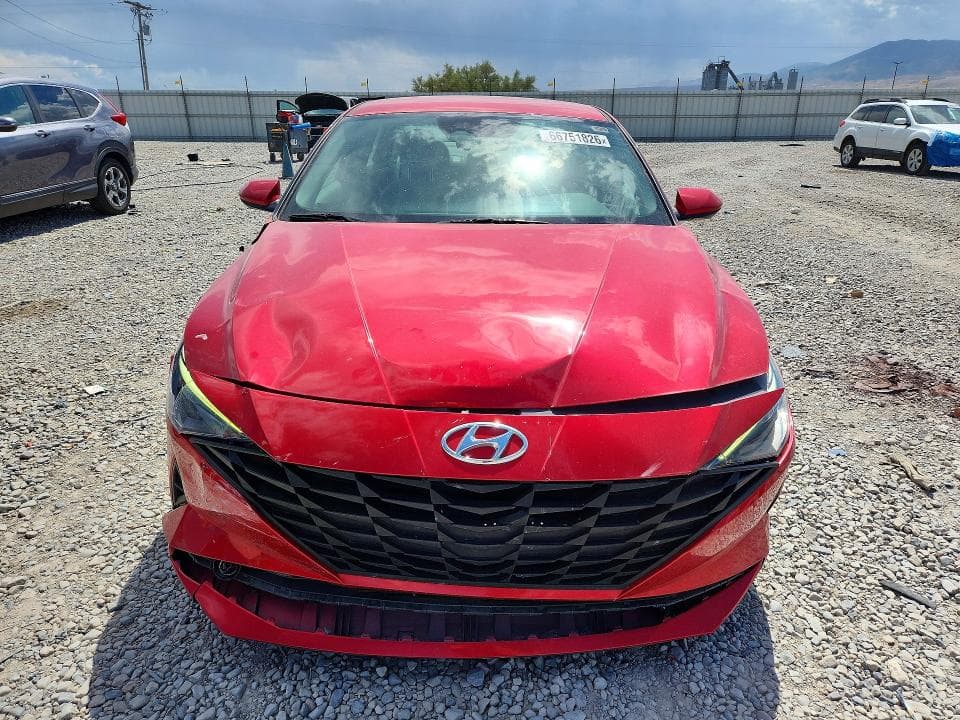 2022 HYUNDAI ELANTRA SE 5