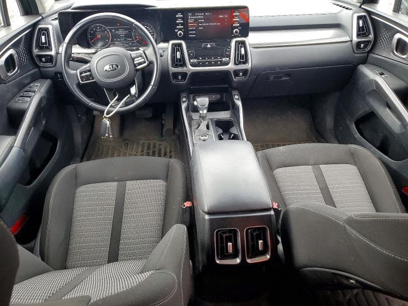 2021 KIA SORENTO LX 8