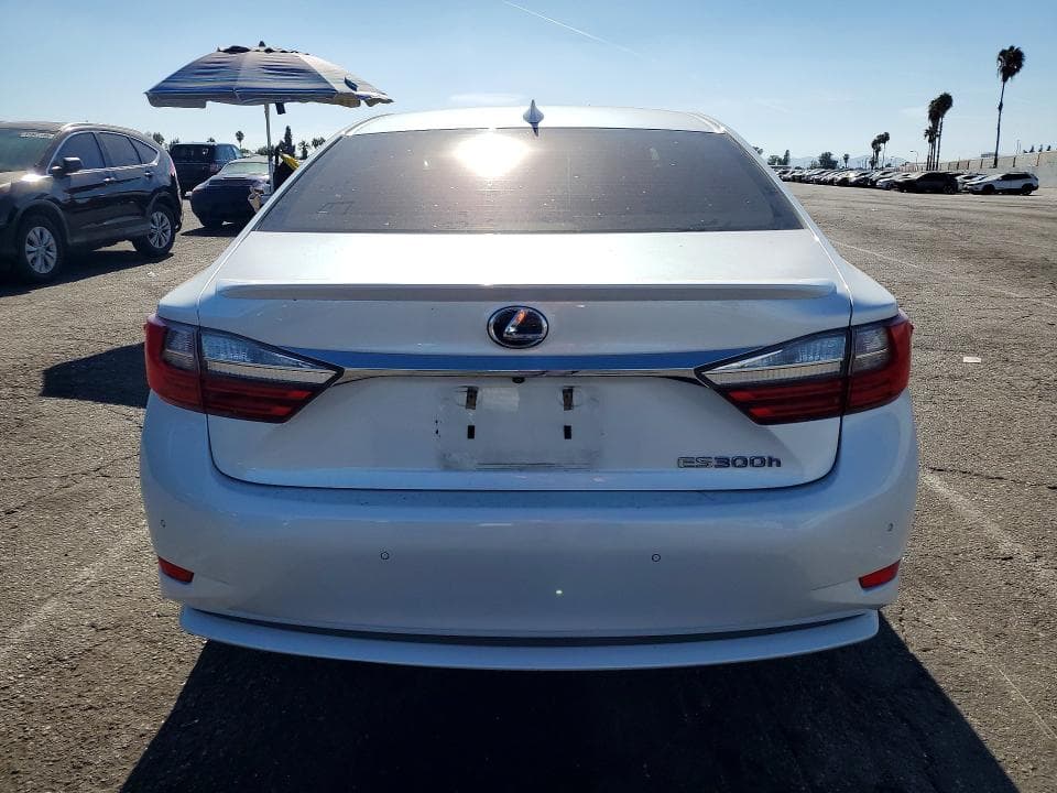 2017 LEXUS ES 300H 6