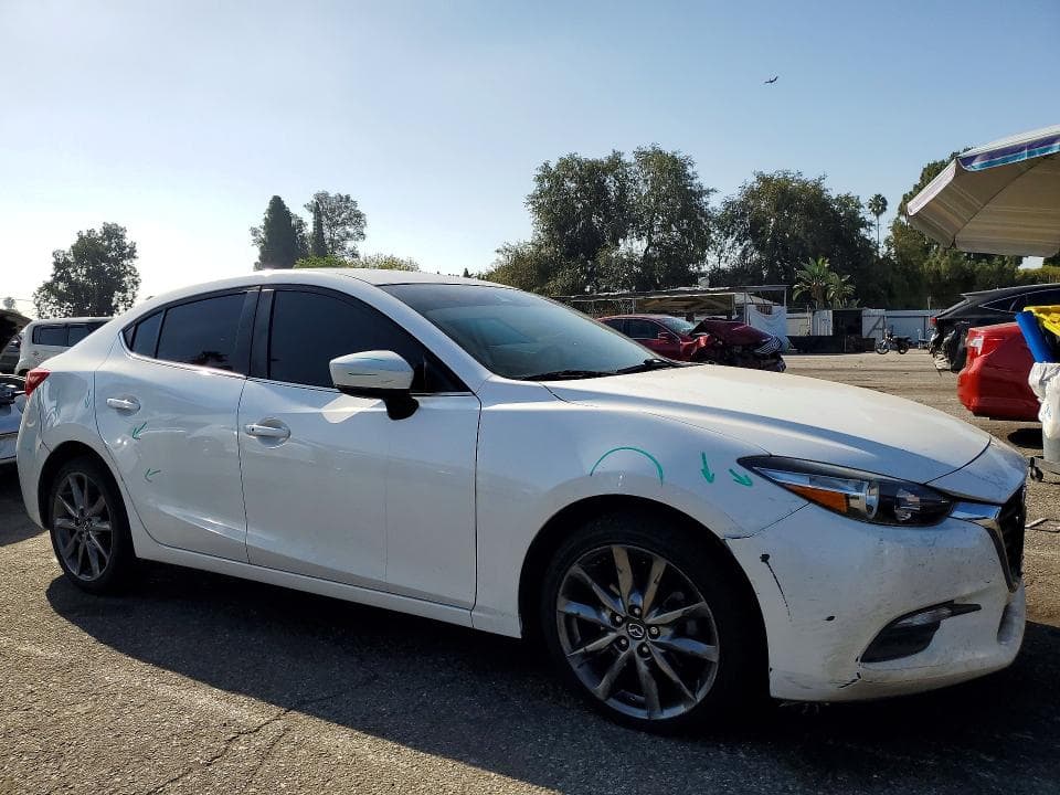 2018 MAZDA 3 TOURING 4