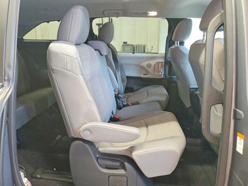 2026 TOYOTA SIENNA LE 11