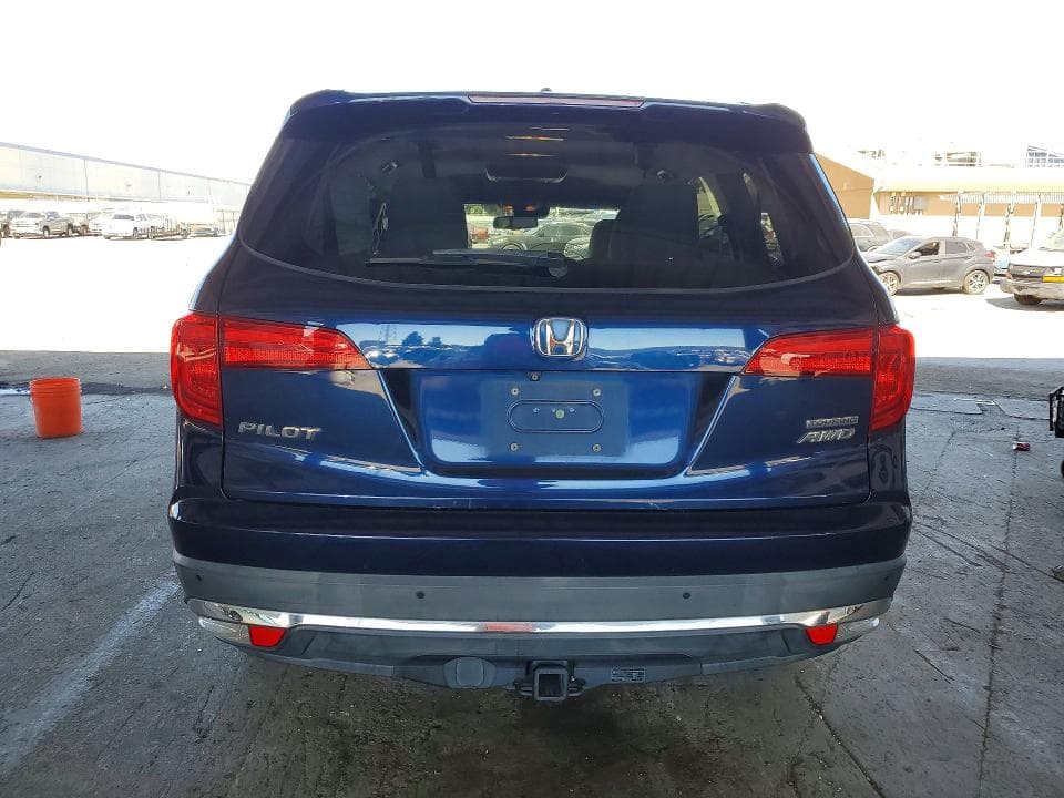 2018 HONDA PILOT TOURING 6