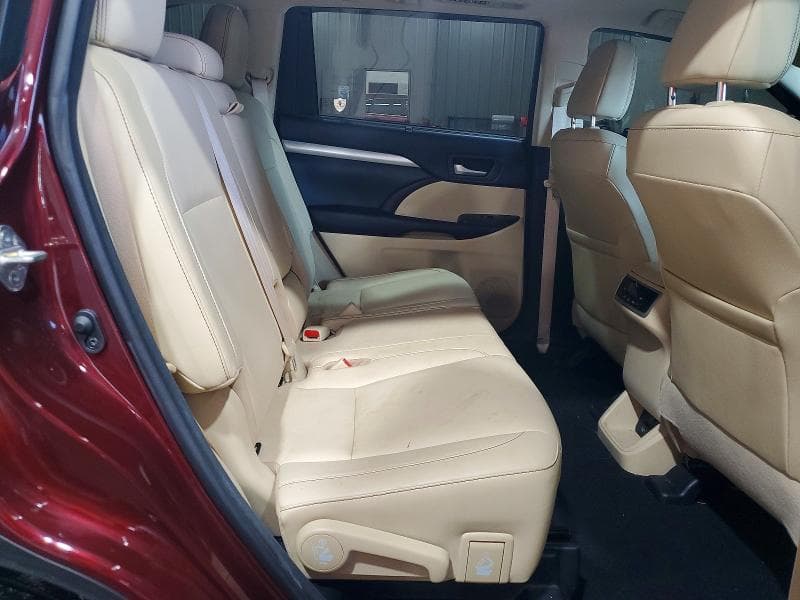 2017 TOYOTA HIGHLANDER XLE 11