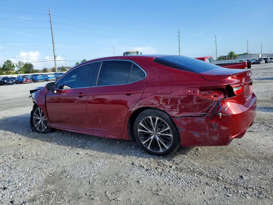 2018 TOYOTA CAMRY SE 2