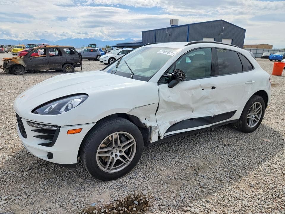 2017 PORSCHE MACAN - 1