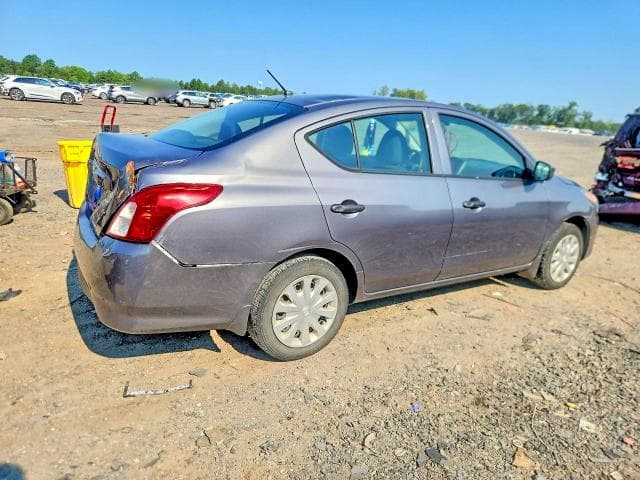 2018 NISSAN VERSA S 3