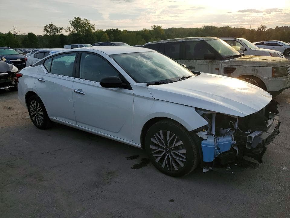 2024 NISSAN ALTIMA SV 4