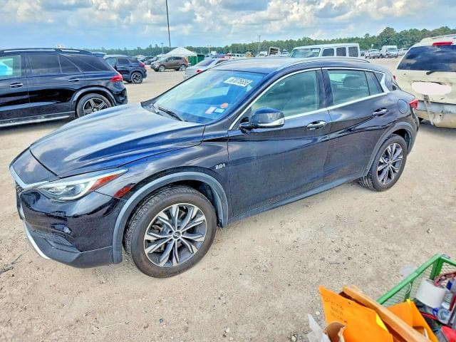 2017 INFINITI QX30 LUXURY